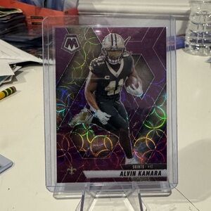 🔥 2025 Alvin Kamara Panini Mosaic Purple Scope Prizm. New Orleans Saints.